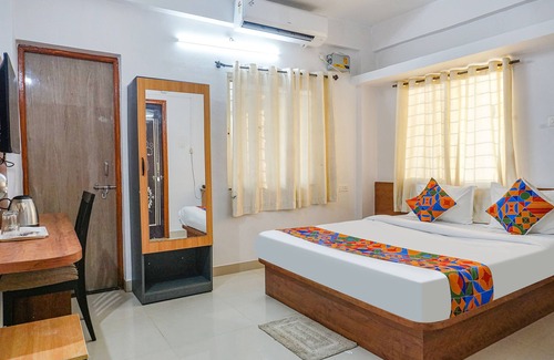 Pune Hotel | Budget-Friendly Fabhotel Lake View with Breakfast Included