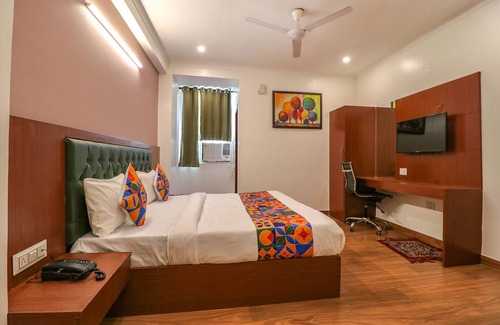 Dwarka Hotel | Cozy Fabhotel Lime Tree: Breakfast & Family-Friendly Stays