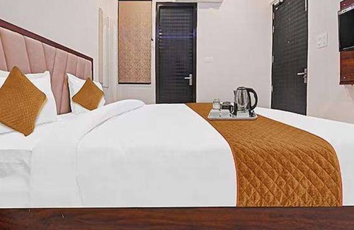 Kalyanpur Hotel | Fabhotel Metro Inn