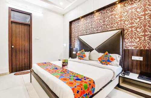 Charbagh Hotel | Budget-Friendly FabHotel Metro View with Free Breakfast