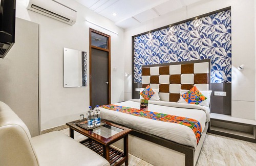 Charbagh Hotel | Budget-Friendly Stay at Fabhotel Metro View with Breakfast