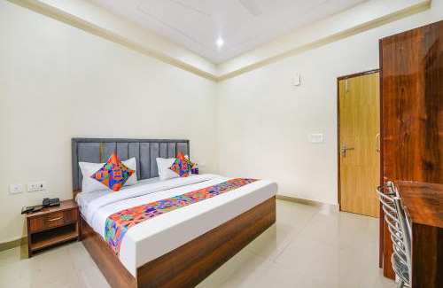Sector 70 Hotel | FabHotel Palm Paradise