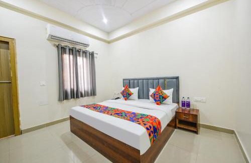 Sector 70 Hotel | FabHotel Palm Paradise
