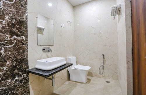 Kalyanpur Hotel | Convenient Stay at Fabhotel Relax Inn with Family-Friendly Perks