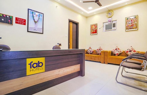 Kalyanpur Hotel | Affordable Family Getaway at FabHotel SG Garden
