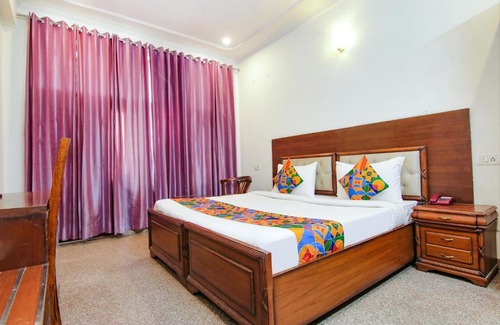 South City I Hotel | Budget-Friendly FabHotel SKS Excel Inn for Families