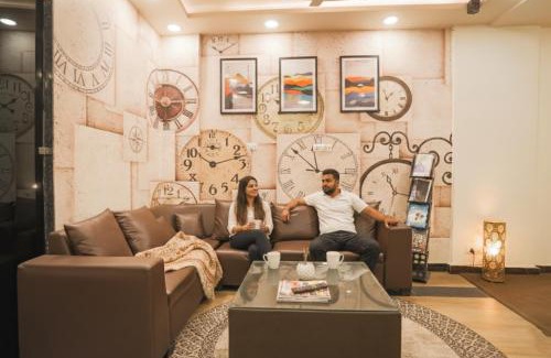 Sahibabad Hotel | Discover FabHotel The Diamond: Family-Friendly Comfort