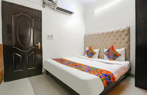 Lajpat Nagar Hotel | Inviting Stay at FabHotel The Lazeez - Pet Friendly & Breakfast