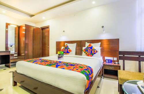 Adarsh Nagar Hotel | Budget-Friendly FabHotel Tipsyy Inn Suites with Family Amenities