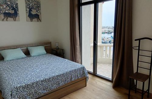 Martigues House | Beautiful Gem by the Water with Oceanfront Views