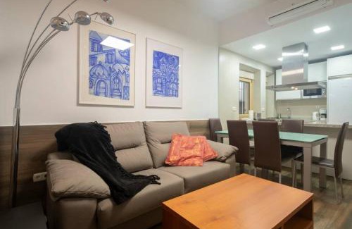 Genil Apartment | Inviting Stay at Fabuloso Piso near Paseo de la Bomba