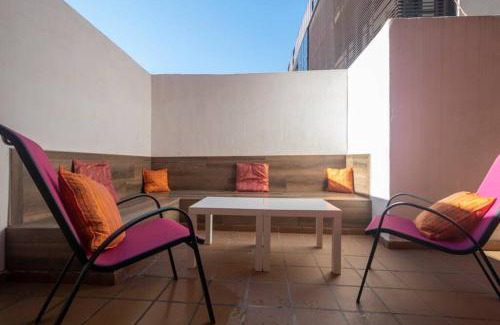 Genil Apartment | Inviting Stay at Fabuloso Piso near Paseo de la Bomba