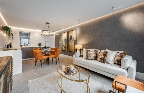 Knightsbridge Apartment | Top-Rated Contemporary Flat Steps from Harrods