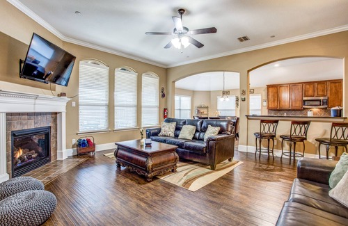 Frisco House | Impressive 5 Bedroom Home with Pool and Entertainment Features