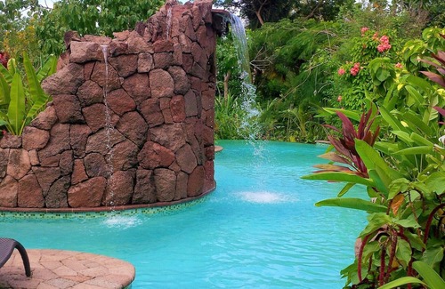 Trouya Villa | Prime 5-Bedroom Villa Steps from the Beach in St Lucia