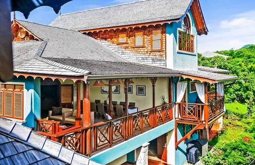 Trouya Villa | Prime 5-Bedroom Villa Steps from the Beach in St Lucia