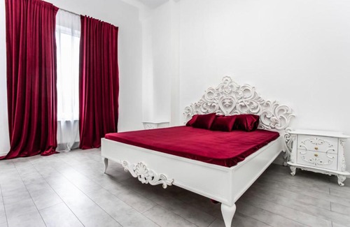 Riscani Apartment | Glamorous Apartments with Inviting Pool Access Await You