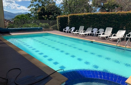 El Tesoro Apartment | Ideal Apartment Near Popular Attractions with a Pool