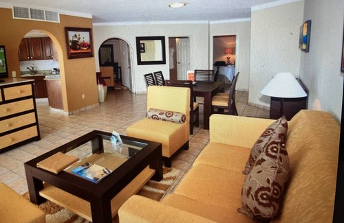 Mexicali Resort | Escape to a Fabulous Cabo Resort with Pool Access