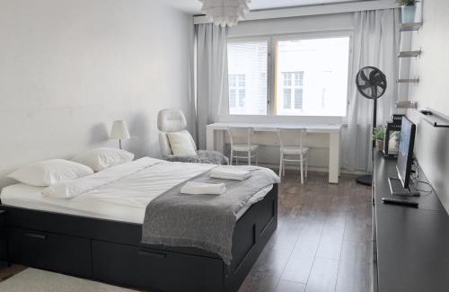 Hietalahti Apartment | Inviting Central Apartment in Helsinki with Child-Friendly Amenities