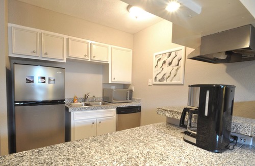 South Lamar Condo | Beautiful Central Austin Condo with Pool & Spa Amenities