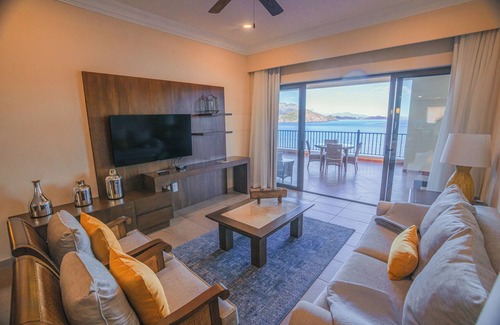 Loreto Resort | Enchanting Christmas Escape in Oceanfront Loreto Penthouse