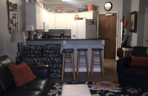 Auburn Condo | Ideal Condo Near AU Stadium with Family-Friendly Perks