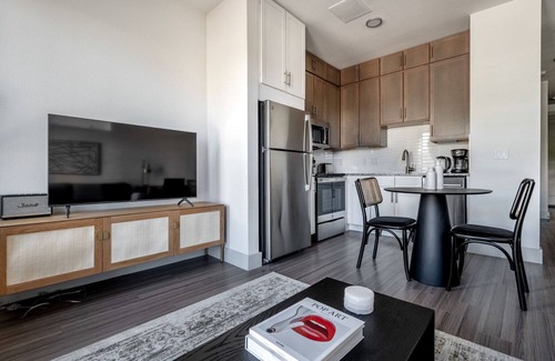 Waller Creek District Apartment | Inviting Downtown Studio with Gym & Deck, Pet Friendly