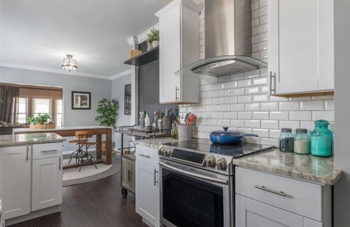 Livingston Park House | Exceptional Home Retreat with Pet and Child-Friendly Amenities