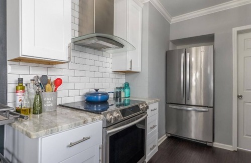 Livingston Park House | Exceptional Home Retreat with Pet and Child-Friendly Amenities