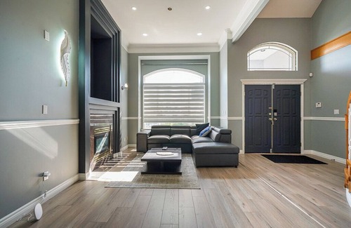 Surrey Newton House | fabulous house in fabulous Surrey with AC