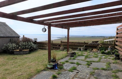 Keiss Bed & Breakfast | Ideal Sea and Castle View Location - Pet Friendly Getaway