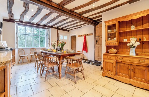 Ipswich Cottage | Unforgettable Property with Unique Beams and Spa Amenities
