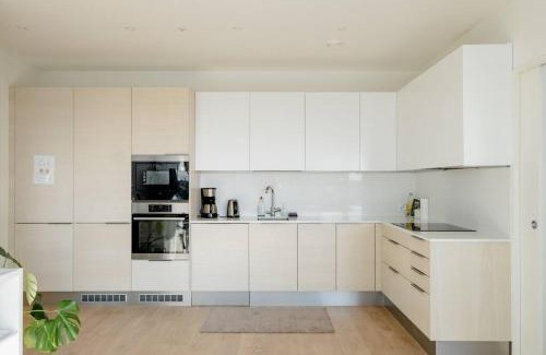 Kallio Apartment | Modern Apartment in Helsinki: Guest Rated 9/10, Family Friendly