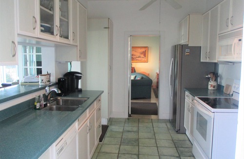 Sandys Apartment | Stunning Ocean View Retreat with Private Pool & Ideal Location