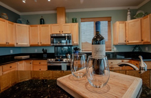 Yachats House | Unforgettable Oceanfront Getaway with Dog-Friendly Perks