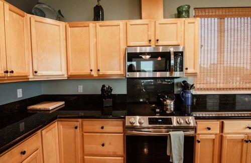 Yachats House | Unforgettable Oceanfront Getaway with Dog-Friendly Perks