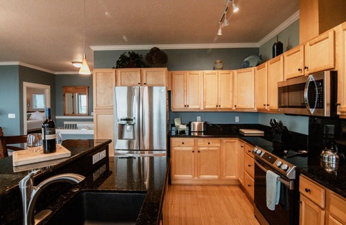 Yachats House | Unforgettable Oceanfront Getaway with Dog-Friendly Perks