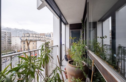 Quartier de Javel Apartment | Delightful Faure Getaway with Spa and Family-Friendly Perks