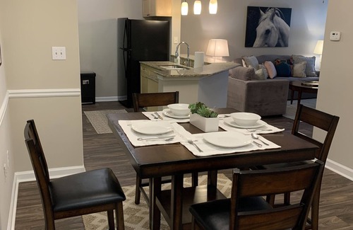 Alpharetta House | Cozy One Bed Corporate Apartment in Alpharetta with Pool