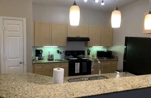 Alpharetta House | Cozy One Bed Corporate Apartment in Alpharetta with Pool