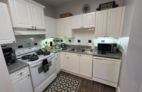 Alpharetta Apartment | Exceptional One-Bedroom Apartment with Pool in Alpharetta