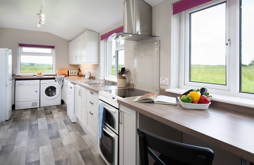 Belford Cottage | Breathtaking Views of Lindisfarne with Family-Friendly Amenities