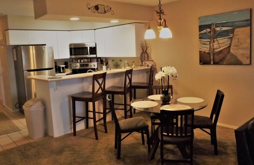 Hollister Condo | Scenic Patio Views Over Table Rock Lake with Spa & Pool