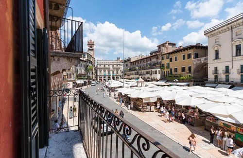 Citta Antica Apartment | Elegant Residence with Views of Piazza Erbe