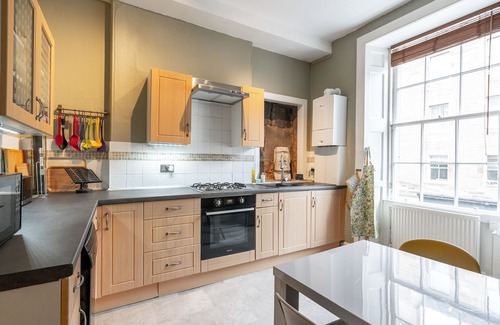 Newington Apartment | Exceptional Two-Bedroom Apartment in City Center, Sleeps 4