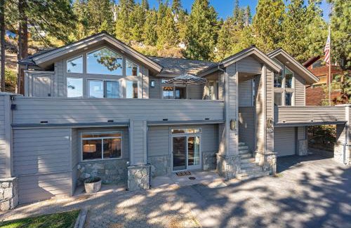 Crystal Bay House | Scenic Lake Tahoe Retreat with Spa and Breakfast Options