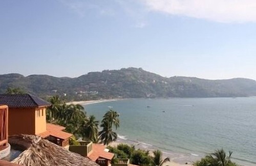 Playa Las Gatas Condo | Captivating Oceanfront Retreat with Breathtaking Bay Views