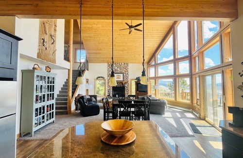 Twin Lakes House | Family-Friendly Retreat with Lake Views and Breakfast Included