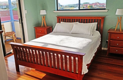 West Beach House | Inviting West Beach Esperance Home with Ocean Views